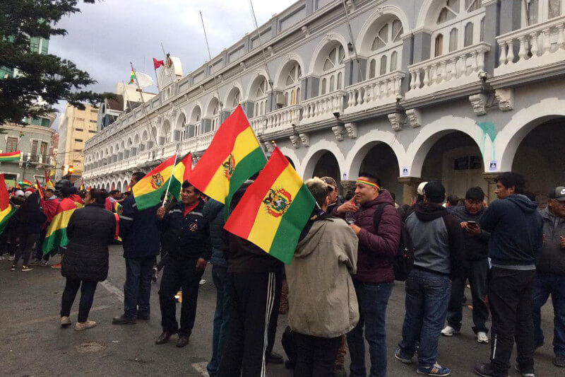Trudne dni, ale Boliwia świętuje