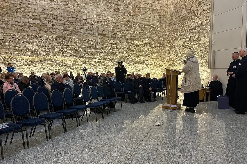 czrodzarn2025 nagr zelazek02