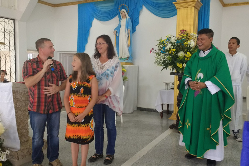 Rodzina wolontariuszy na misji w Kolumbii